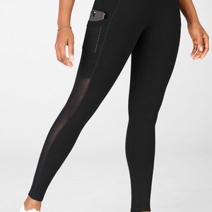 Fabletics M/8 Black legging